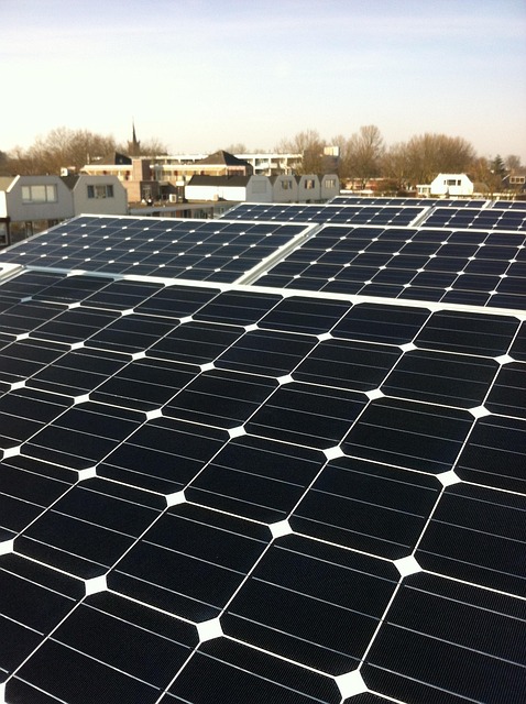 industrial warehouse in Calgary with autonomous solar power generation system and battery storage units